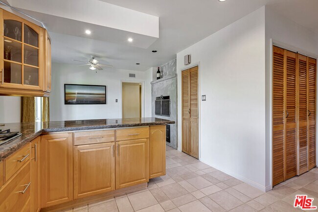 Building Photo - 15511 Woodcrest Dr
