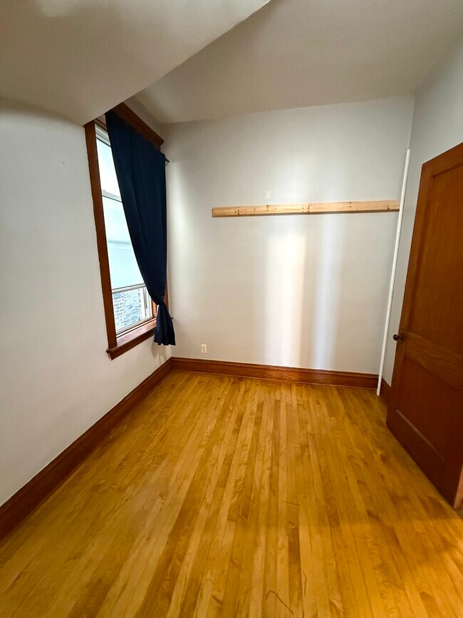 Building Photo - 5514 23rd Pl
