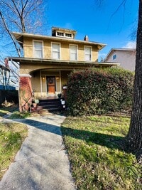 Building Photo - Gorgeous 4bdrm/1.5bth Home Located on Seminary Avenue in Richmond's North Side!!