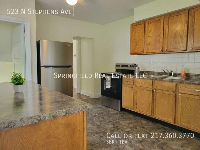 Building Photo - Floor-tastic Retreat: Rent this 3 Bed/1 Ba...