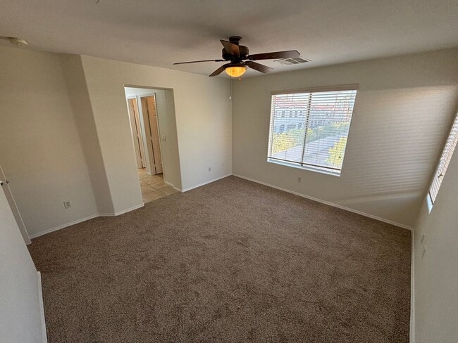 Building Photo - Gorgeous 3bed/1bath w/ 2 Car Garage located in Henderson!— Enjoy Rent-Free Holidays!