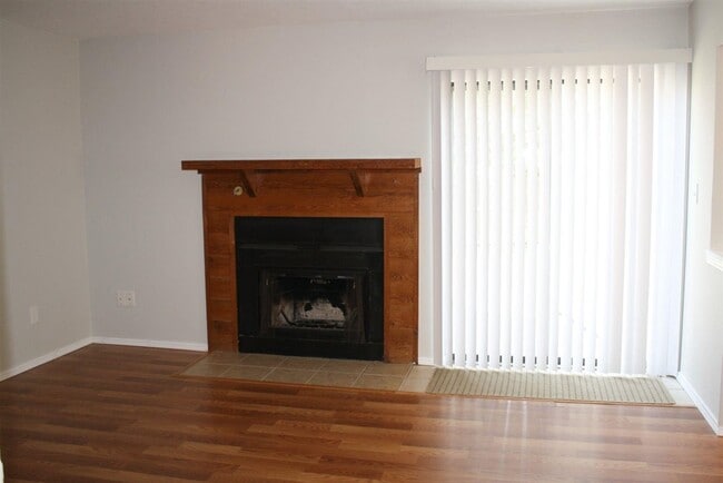 Building Photo - 2701 NW Friar Tuck Ln