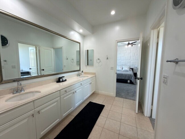 Building Photo - 2327 Kyanite Pl