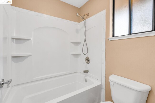 Building Photo - 4820 Ridgeview Dr