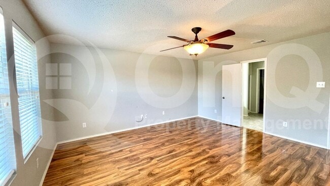 Building Photo - 9952 George Washington Dr
