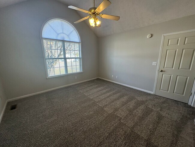 Building Photo - 2302 Medford Campbell Blvd