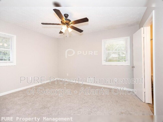 Building Photo - 2895 Lakemont Pl SW