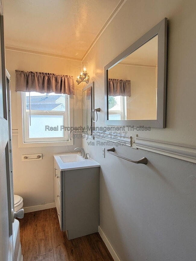 Building Photo - 312 Goethals Dr
