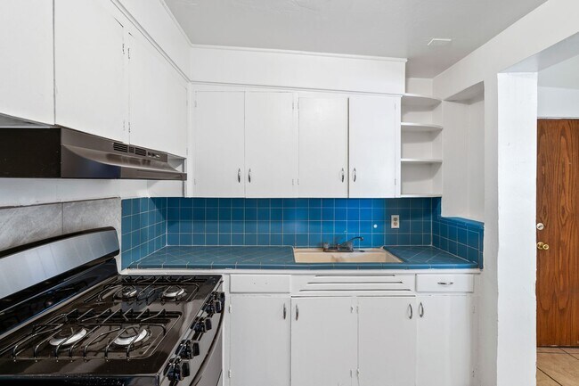 Building Photo - 2230 E Spring St