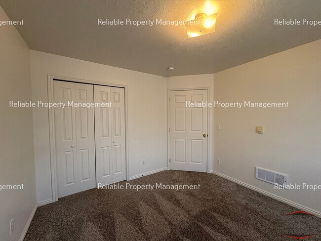 Building Photo - 3723 Deloy Dr