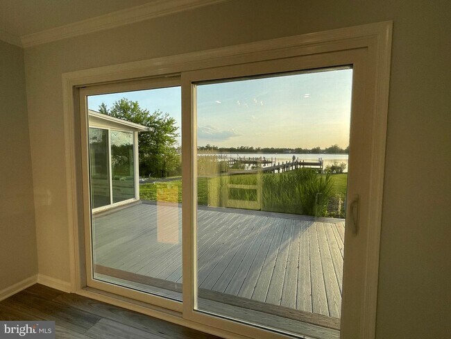 Building Photo - 1819 Sherman Dr