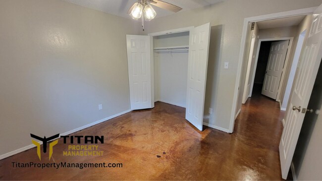 Building Photo - 2 bed/2 bath Apartment