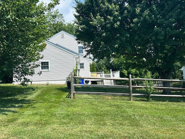 Building Photo - 2425 Calf Run Dr