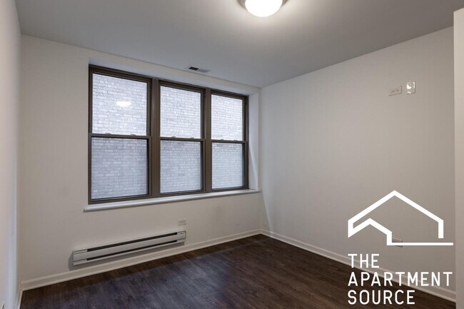 Building Photo - 940 W Winona St