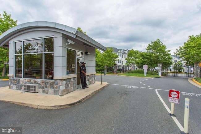 Building Photo - 14855 Potomac Branch Dr