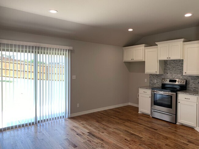 Building Photo - House for Lease in Sherman