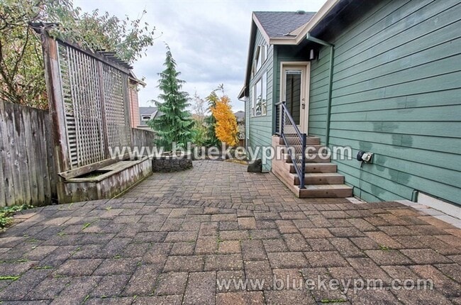 Building Photo - 4 Bed, 3 Bath Home in Happy Valley with Pr...