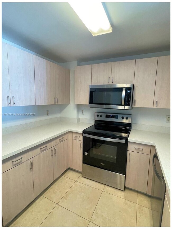 Building Photo - 50 Menores Ave