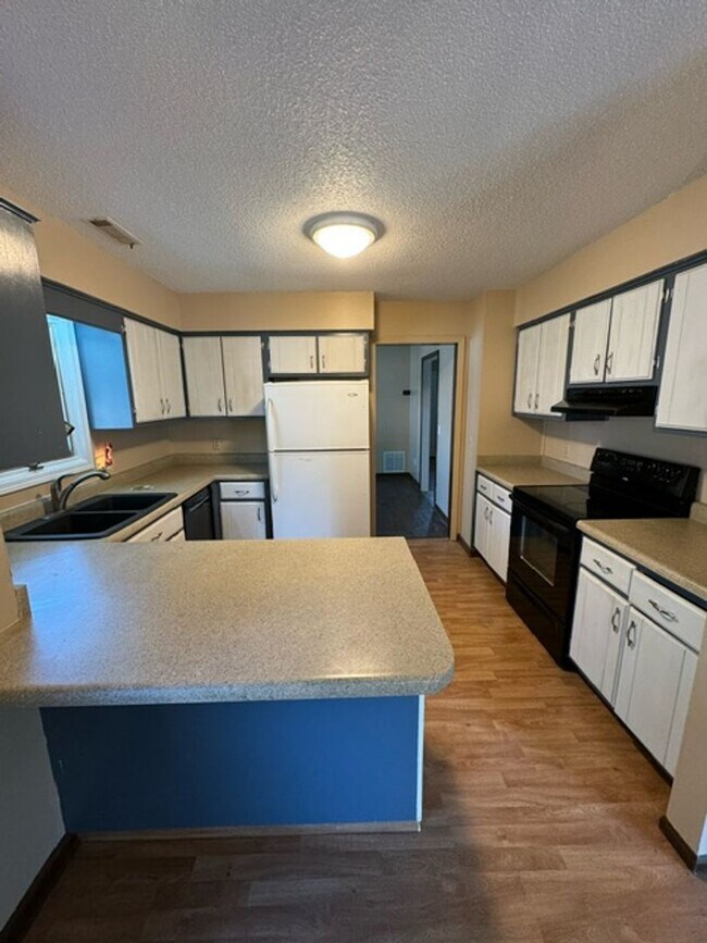 Building Photo - 4919 Montcalm Ct