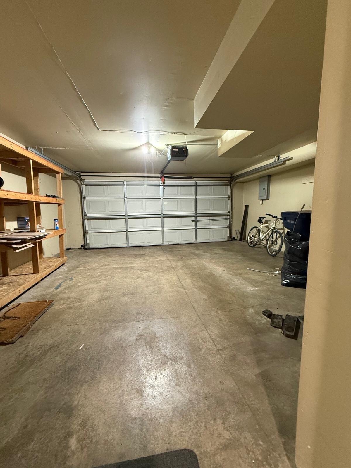 Building Photo - 5785 Kingsbury Pl