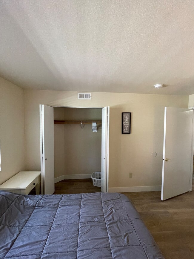 Building Photo - 604 N Columbia Center Blvd