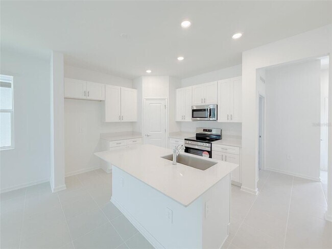 Building Photo - 1806 Rider Rain Ln
