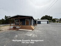 Building Photo - Beautiful Modern 2/2 Country Home - 985 Eastman Lane