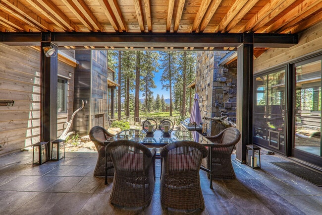 Building Photo - 9269 Heartwood Dr