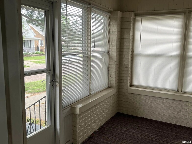 Building Photo - 2327 N Atlantic Ave