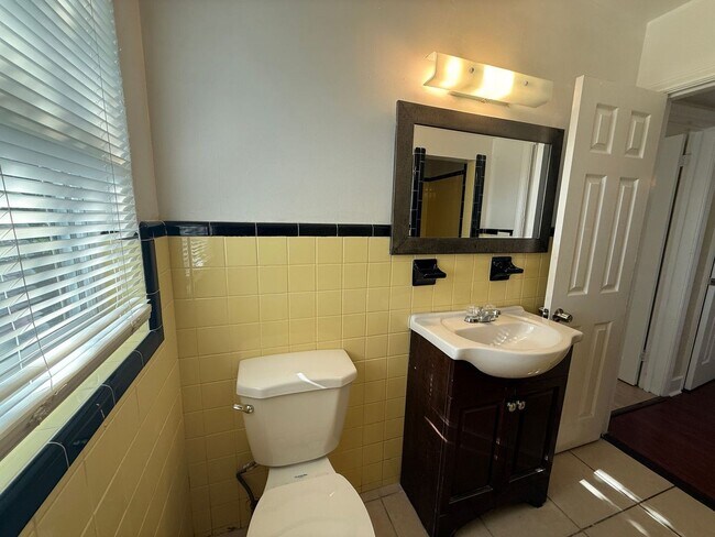 Building Photo - home for rent in South St. Pete