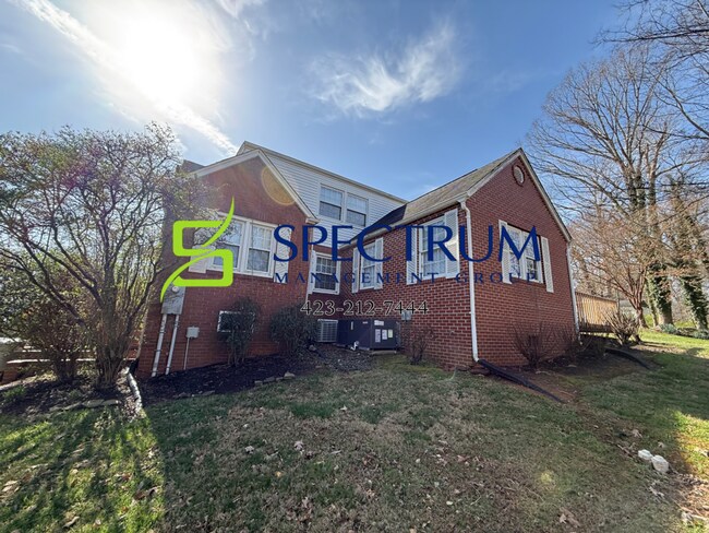Building Photo - 1148 Lake Dr