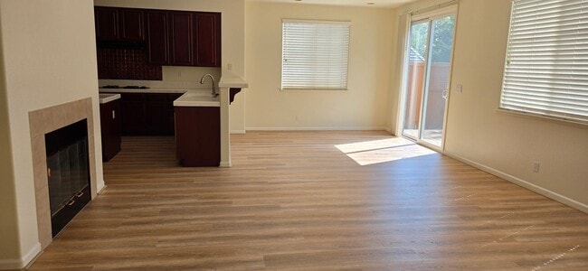 Building Photo - 4195 Peninsula Point Dr