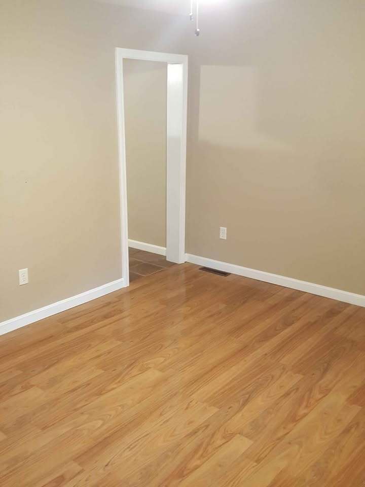 Building Photo - 391 Putnam Pike