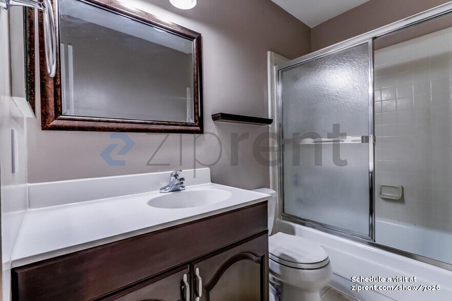 Building Photo - 70 Fountainhead Ct