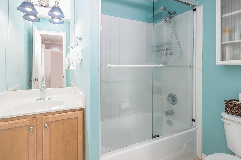 Building Photo - 201 10th Ave N