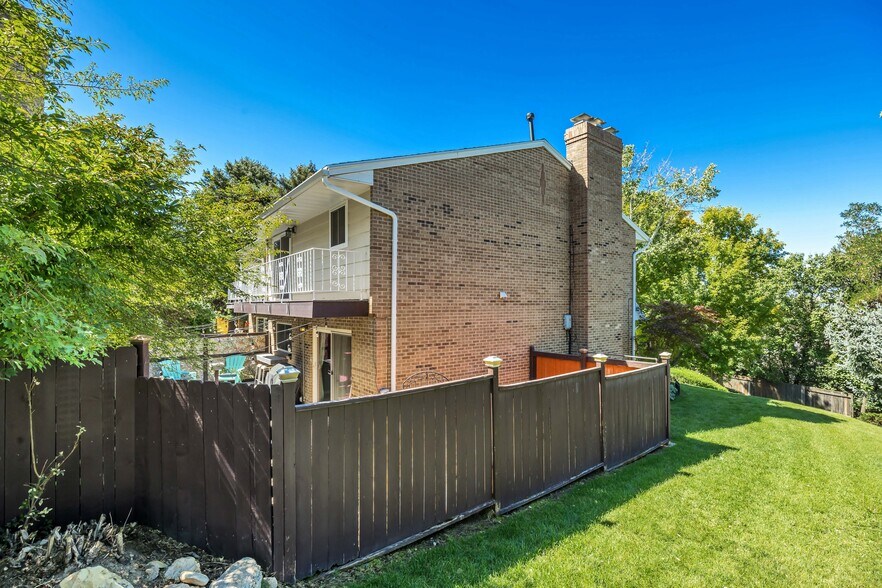 Building Photo - 3002 E Casto Ln