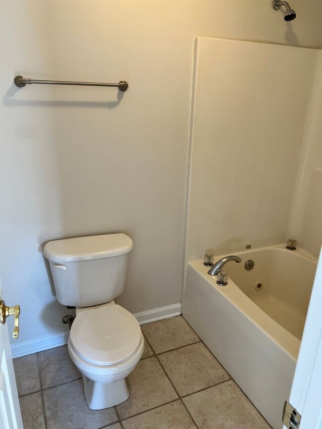 Building Photo - Beautiful 4br, 2.5 bath home in the Jack Brit school district