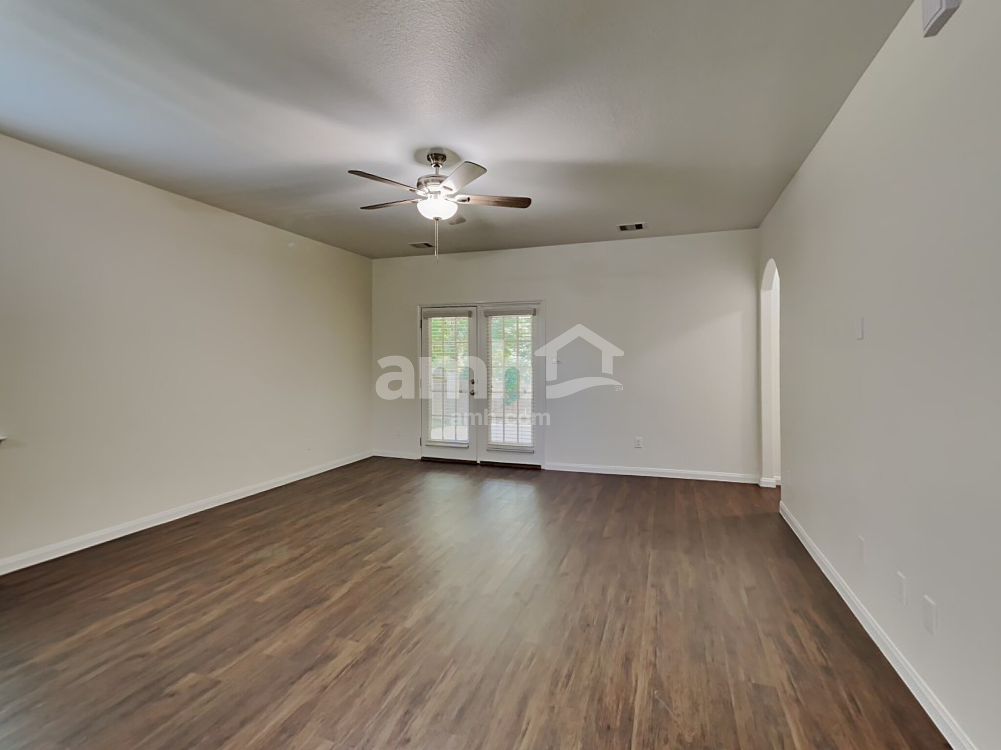 Building Photo - 2037 Vanamen Ct