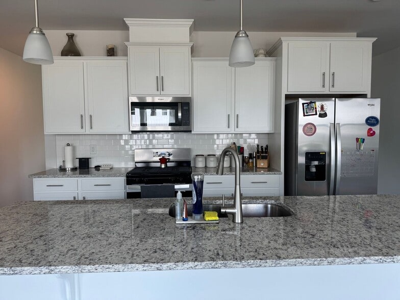 Building Photo - 1502 Tamarisk Ln