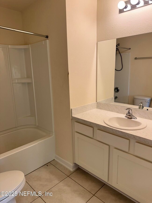 Building Photo - 575 Oakleaf Plantation Pkwy