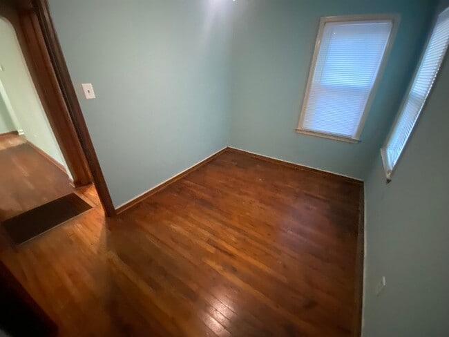 Building Photo - 2BR/1BA, conveniently located