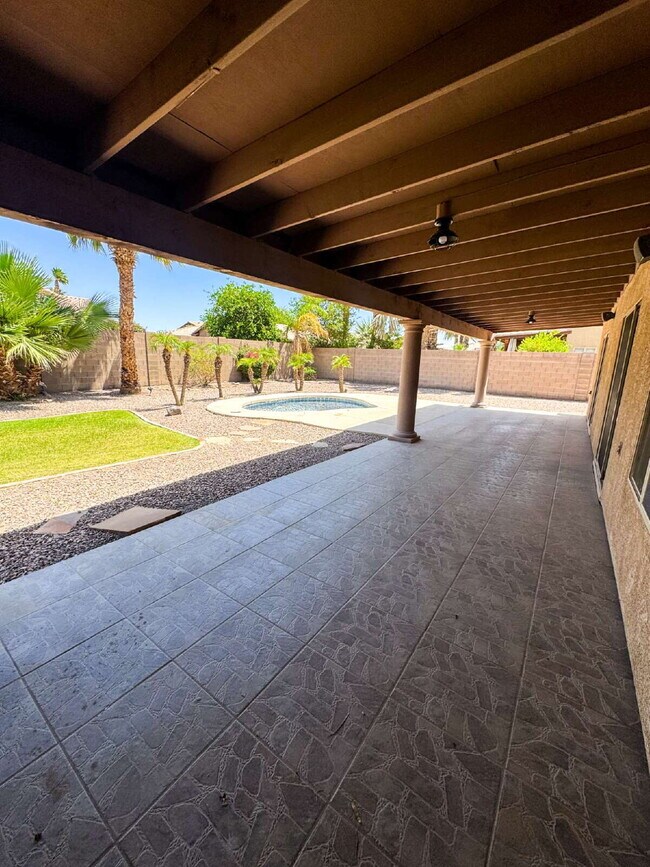 Building Photo - Barkley Ranch - 3 Bedroom 2 Bath Pool Home