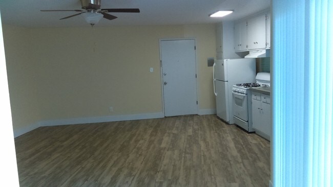 Building Photo - The Fairway Apartments