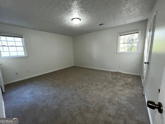 Building Photo - 155 Fay Dr