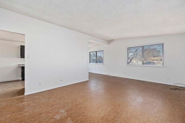 Building Photo - 1642 Bel-Air Cir