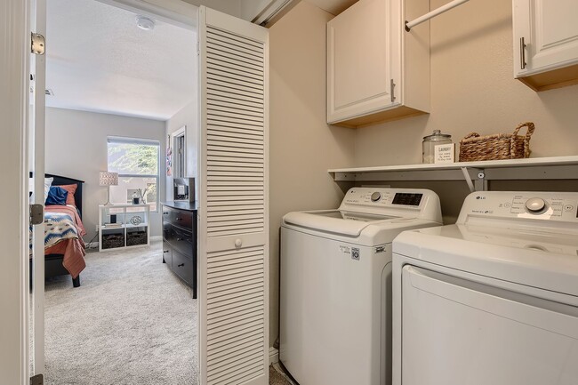 Building Photo - Beautiful 3 bedroom Home Located in the Vi...