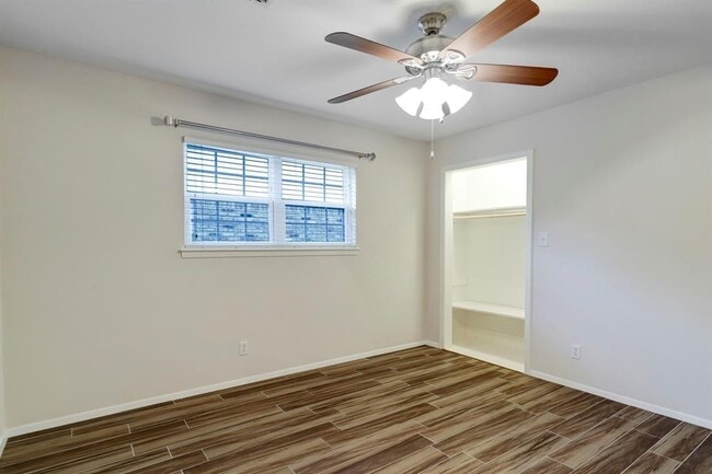 Building Photo - 10403 Raritan Dr
