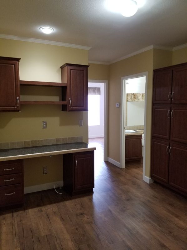 Building Photo - 5825 Rockview Rd