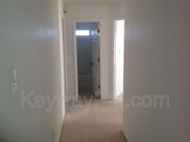 Building Photo - 124 Summerfield Cir