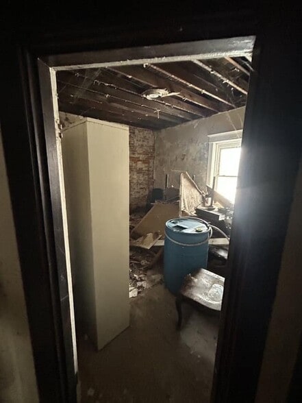 Building Photo - 1337 Walton Ave